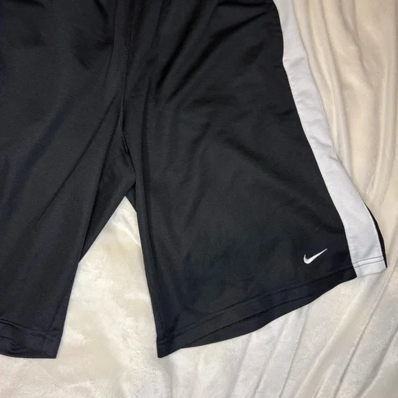 Nike Mens large Athletic Shorts Black with white accents no liner 10-1/2” inseam - Picture 2 of 9